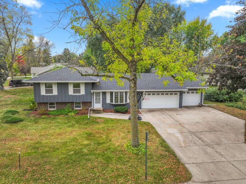 713 Centennial Ave NW, Cambridge, MN 55008