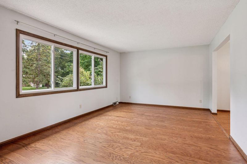 1908 Ford Rd, Minnetonka, MN 55305