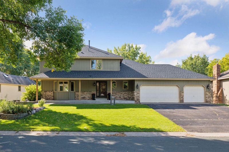 8829 Dallas Ln N, Maple Grove, MN 55369