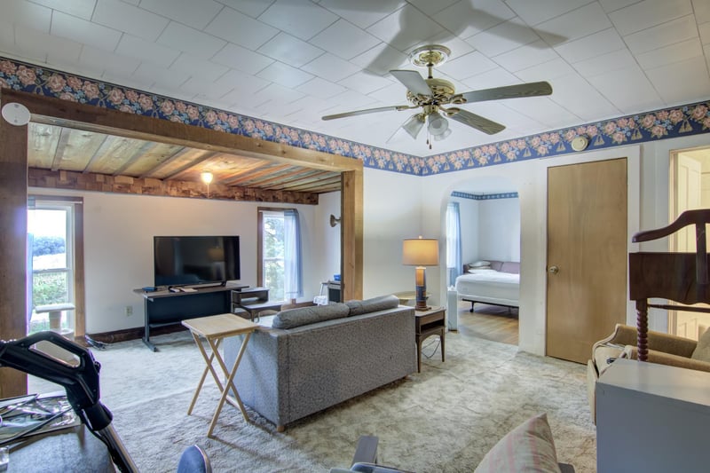 W11834 Oak Grove Rd, Osseo, WI 54758