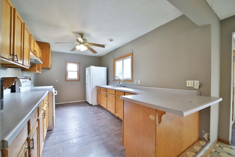 225 E Centre St, Royalton, MN 56373