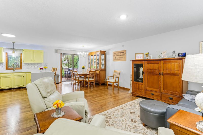212 Ridgecrest Dr, Cannon Falls, MN 55009