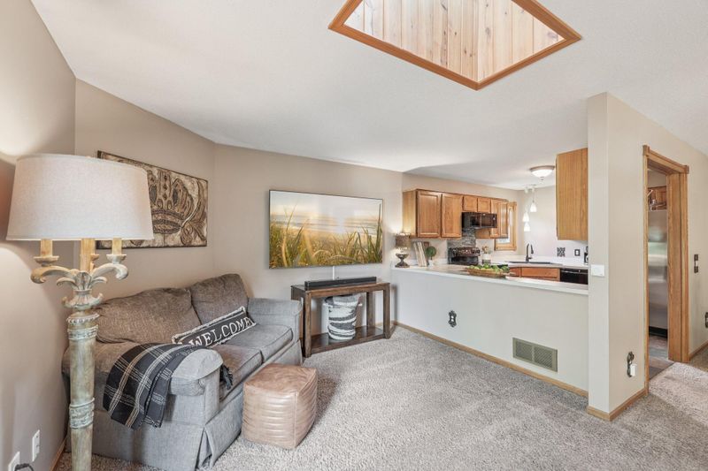 4274 Maclaren Pl, Eagan, MN 55123