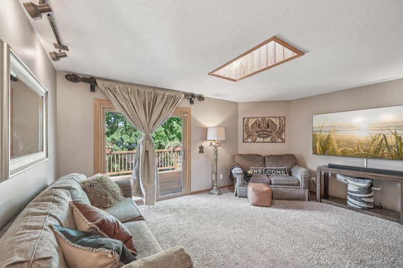 4274 Maclaren Pl, Eagan, MN 55123
