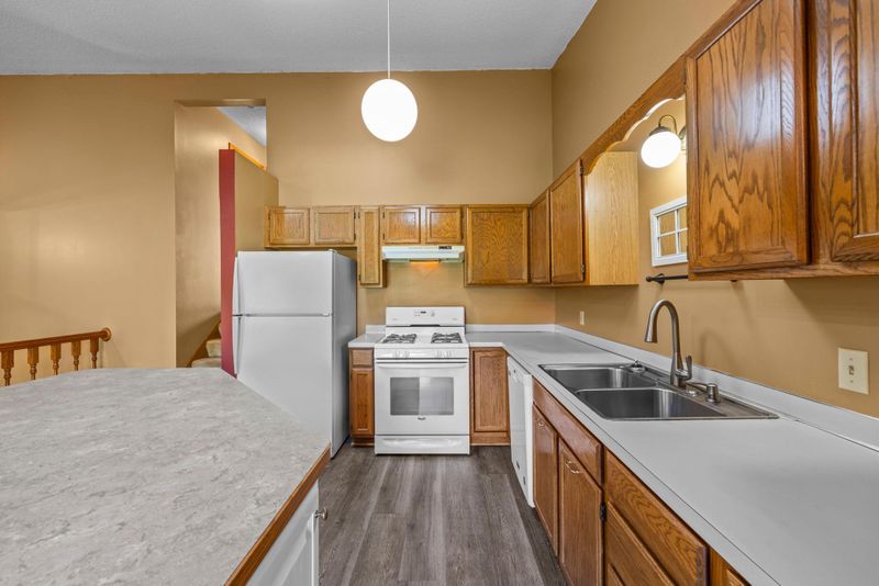 5637 126th St W, Apple Valley, MN 55124