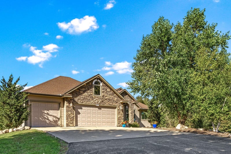 1097 15th St SW, New Prague, MN 56071