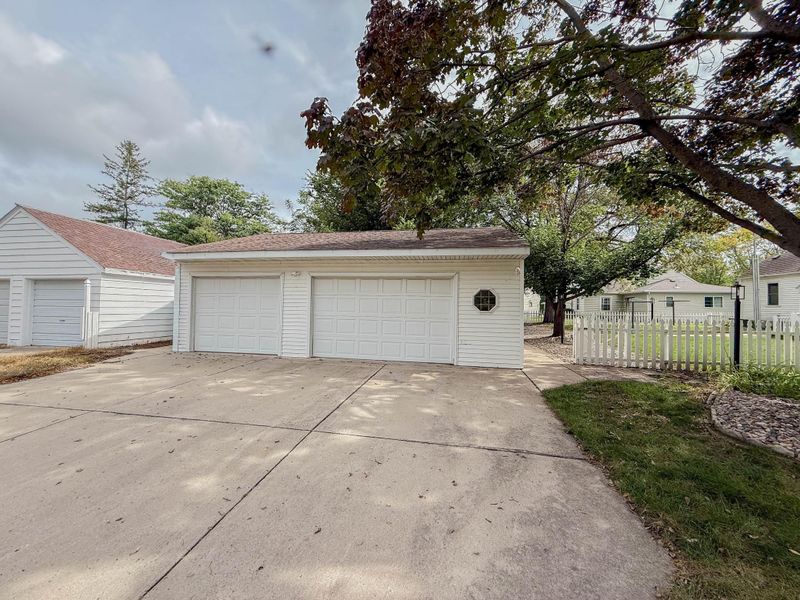 708 E Elm Ave, Olivia, MN 56277