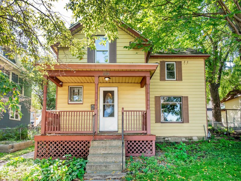 196 Baker St E, Saint Paul, MN 55107