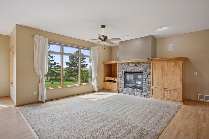 23165 Oakdale Dr, Corcoran, MN 55374
