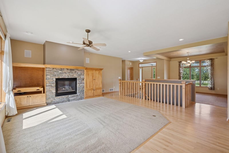 23165 Oakdale Dr, Corcoran, MN 55374