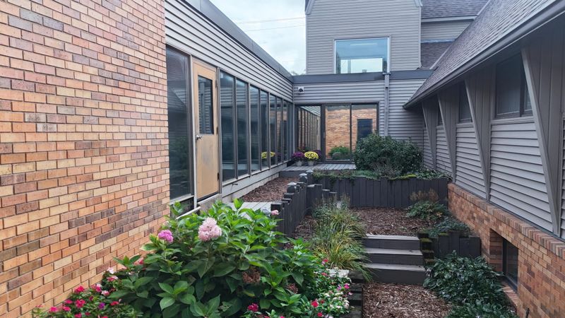 2651 Hamline Ave N, Roseville, MN 55113