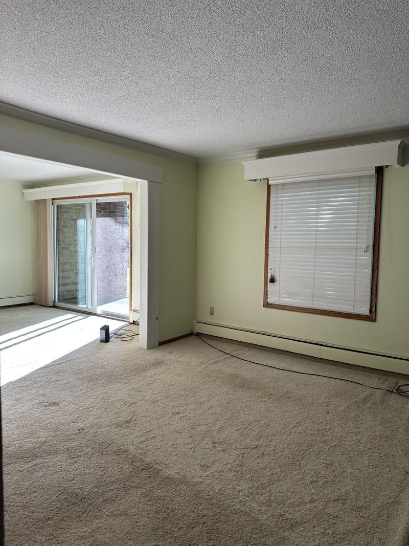 2240 Midland Grove Rd #108, Roseville, MN 55113