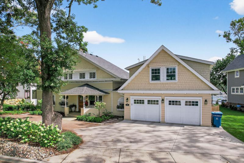 4320 Cottage Park Rd, White Bear Lake, MN 55110