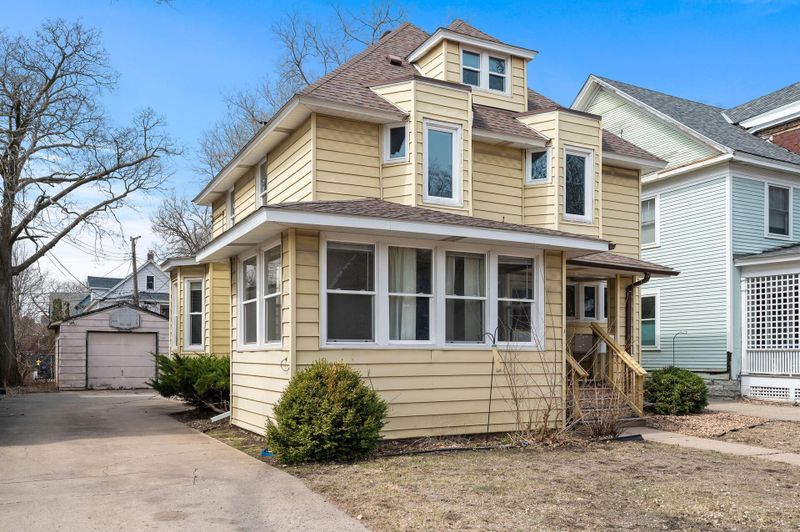 2544 Pleasant Ave, Minneapolis, MN 55404