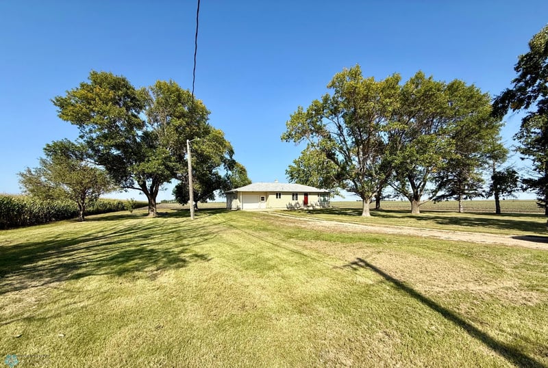 7258 160th Ave S, Sabin, MN 56580