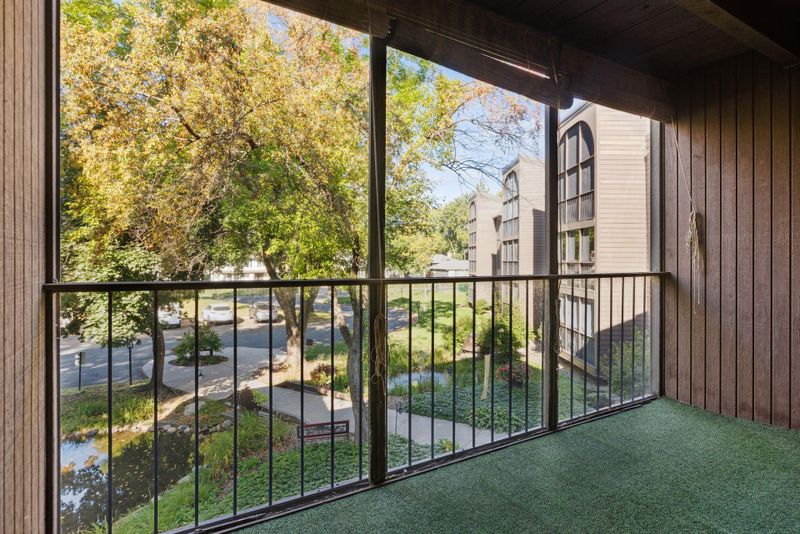 8441 Irwin Rd #202, Bloomington, MN 55437