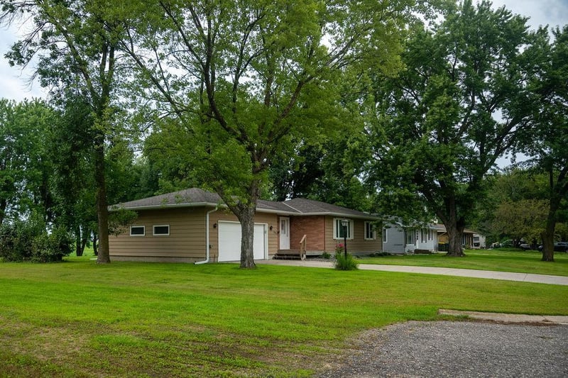 205 7th St N, Kandiyohi, MN 56251