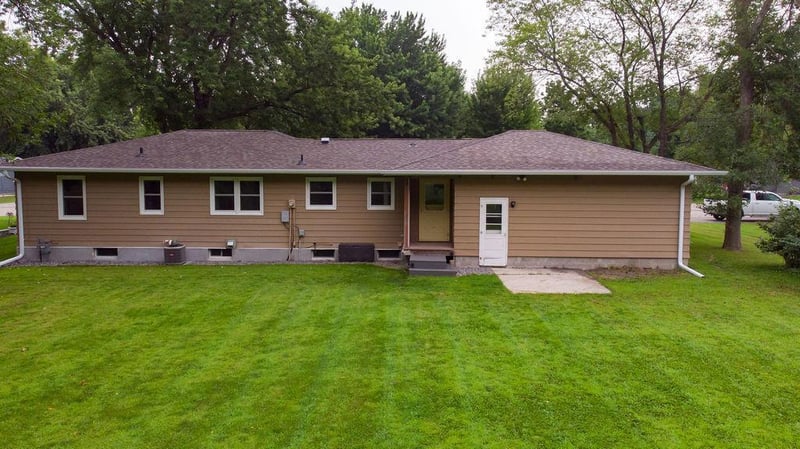 205 7th St N, Kandiyohi, MN 56251