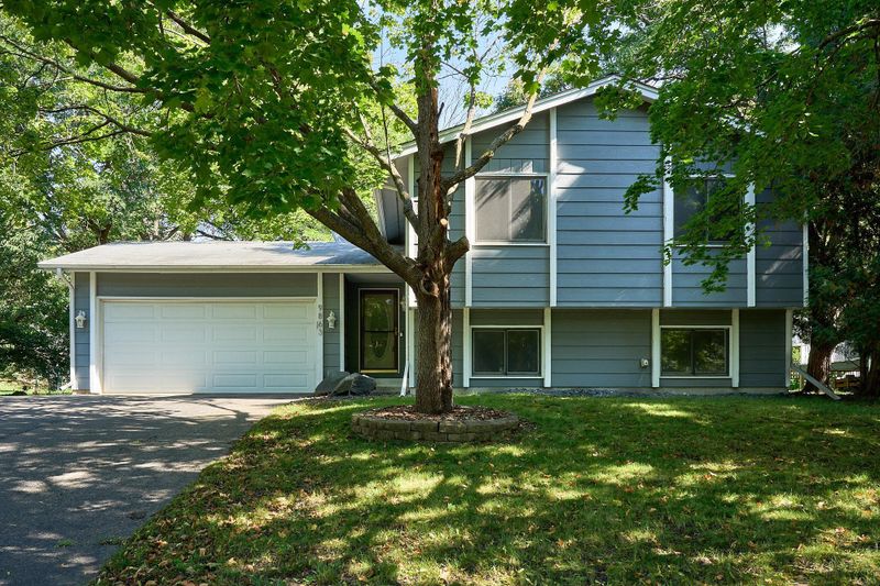 9863 Balmoral Ln, Eden Prairie, MN 55347