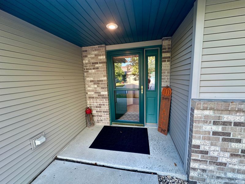 304 SE Valley View Dr, Willmar, MN 56201