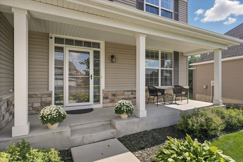 1655 Hemlock Way, Chanhassen, MN 55317