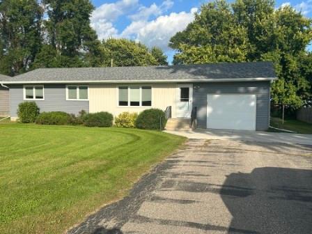 1122 Division St N, Clara City, MN 56222