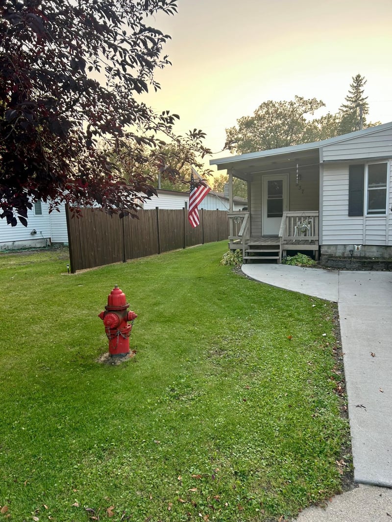 537 2nd St, Greenbush, MN 56726