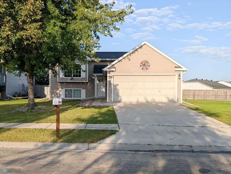 3517 12th St S, Moorhead, MN 56560