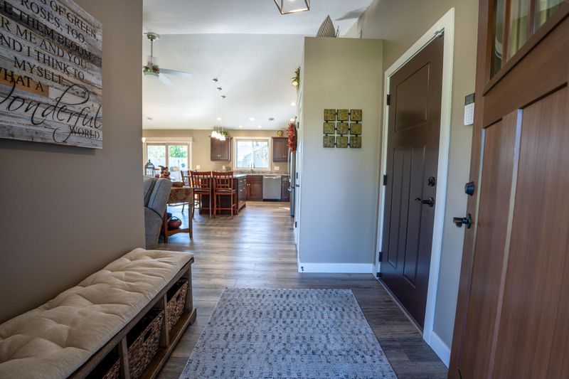 609 Loretta Cir, Spicer, MN 56288