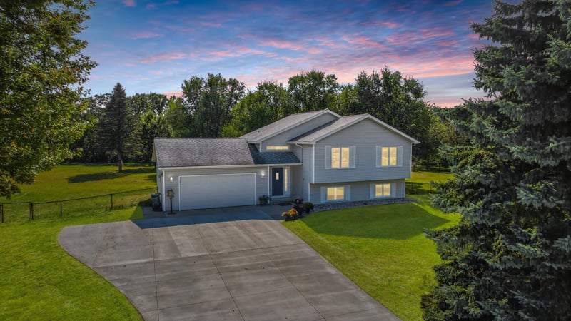 6648 Ranch View Ln SE, Eyota, MN 55934