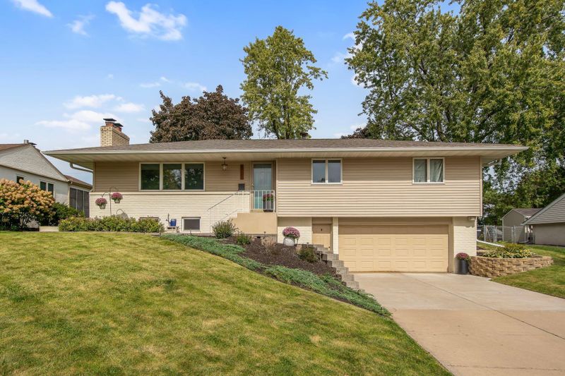3109 Wendhurst Ave, Saint Anthony, MN 55418
