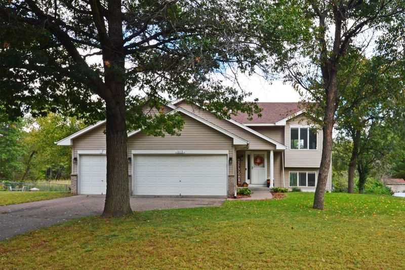 1615 207th Ln NE, Cedar, MN 55011