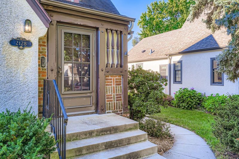 2128 Bayard Ave, Saint Paul, MN 55116