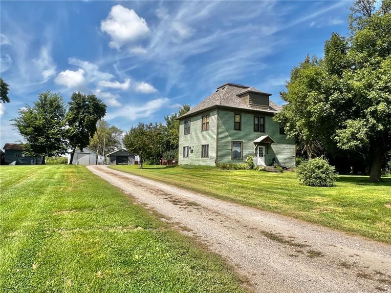 83025 160th St, Sacred Heart, MN 56285