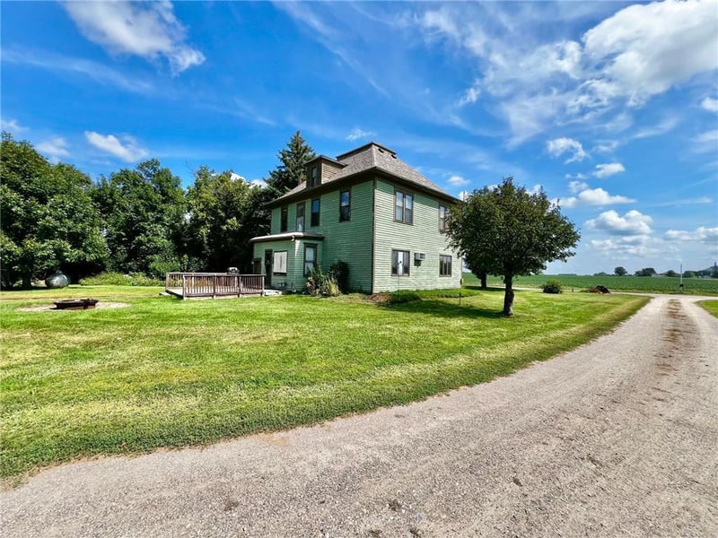 83025 160th St, Sacred Heart, MN 56285