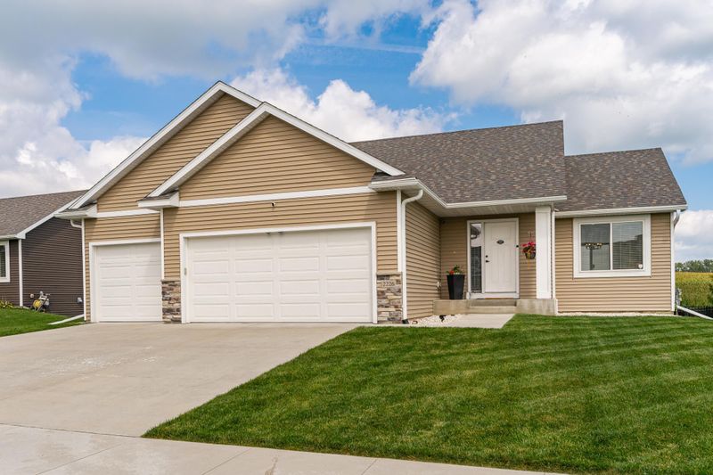 2226 Marvs Ln NE, Stewartville, MN 55976