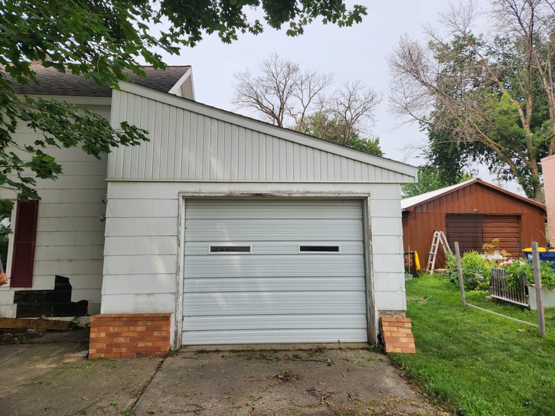 324 E Sanborn St, Springfield, MN 56087