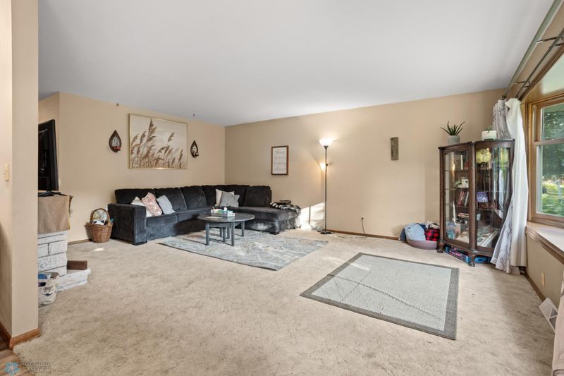 2014 18th St S, Moorhead, MN 56560