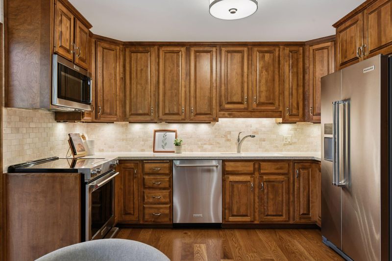 7250 Lewis Ridge Pw #107, Edina, MN 55439