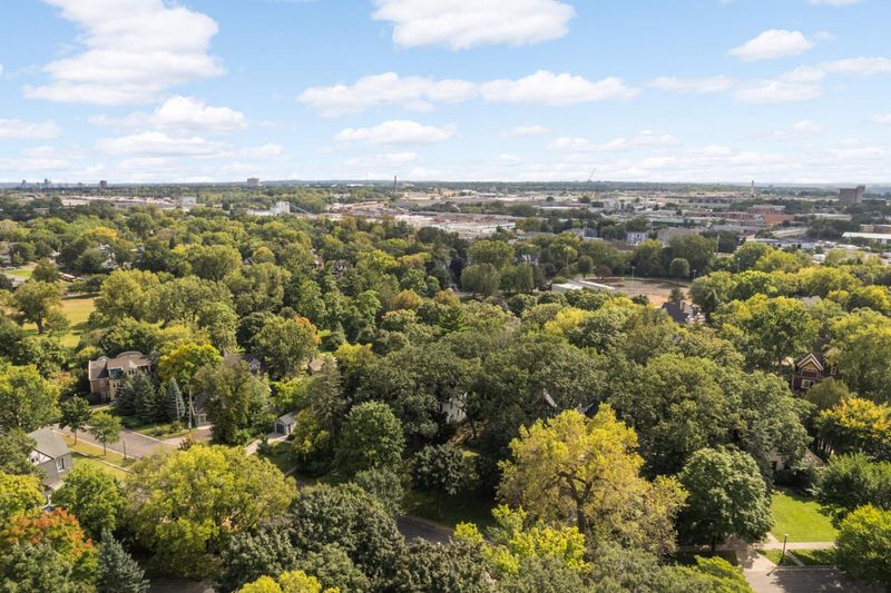 2258 Knapp St, Saint Paul, MN 55108