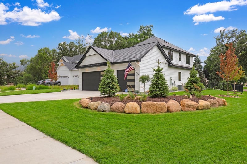 4951 Parkside Cir, Eagan, MN 55123