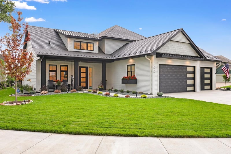 4951 Parkside Cir, Eagan, MN 55123