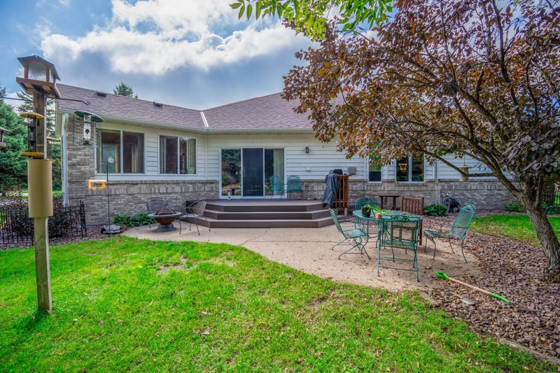 308 Country Club Dr NE, Willmar, MN 56201