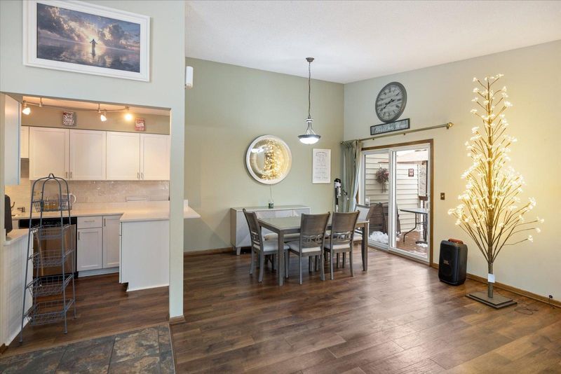 1266 Deercliff Ln, Eagan, MN 55123