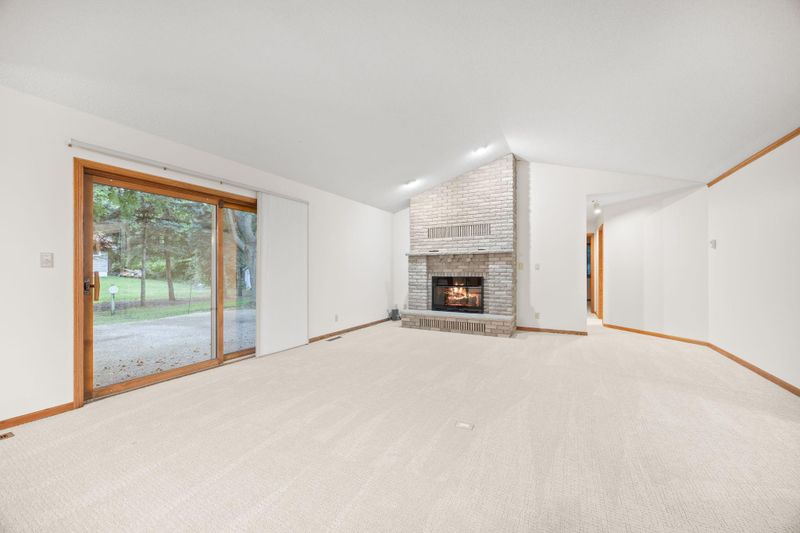 11 W Pleasure Dr, Litchfield, MN 55355