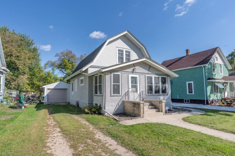 513 8th St SW, Willmar, MN 56201