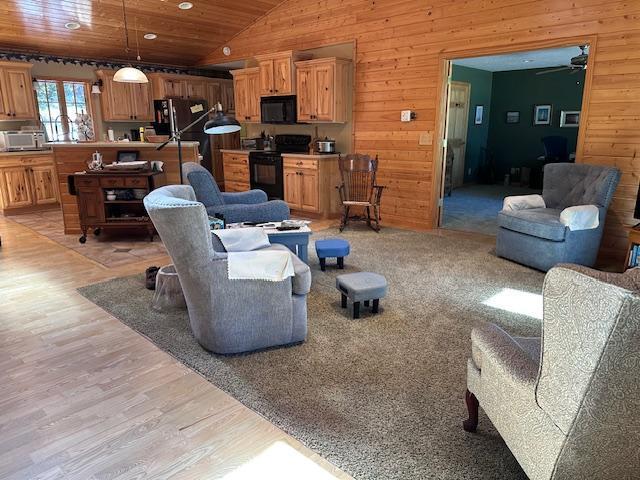33198 S Prairie Island Dr, Grand Rapids, MN 55744
