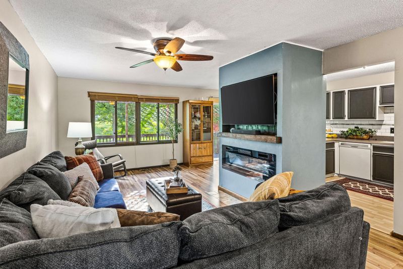 145 River Woods Ln, Burnsville, MN 55337