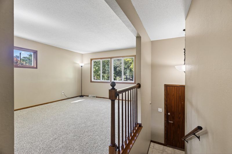 1664 Orange Ave E, Saint Paul, MN 55106