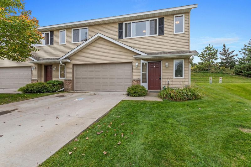 6827 Gingham Ct, Monticello, MN 55362